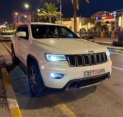 جیپ گراند شیرۆکی